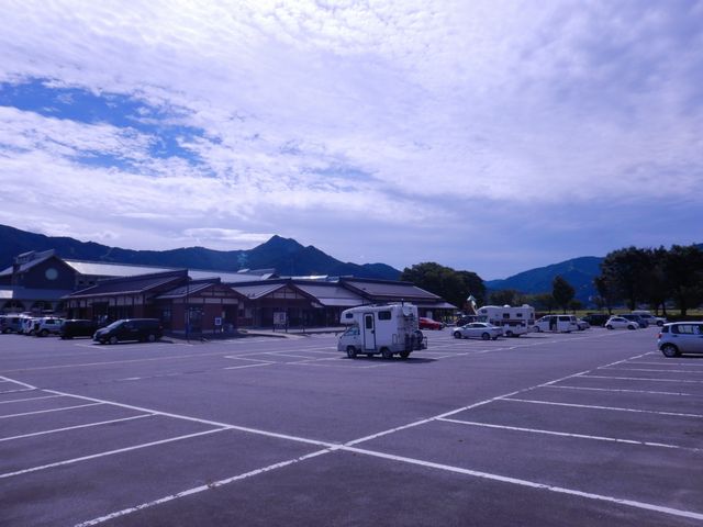 「道の駅」の駐車場