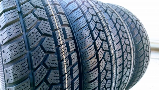 スタッドレスタイヤ