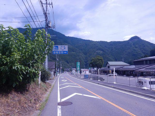 「道の駅」の駐車場