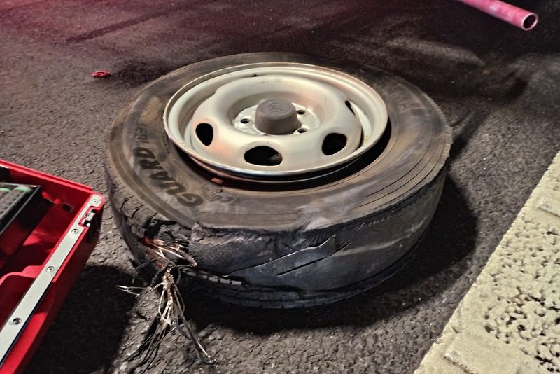 タイヤバースト